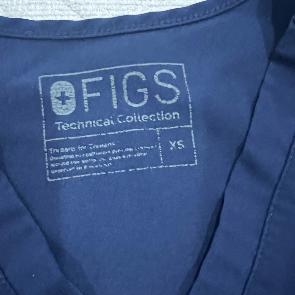 Figs Scrubs Set - Picture 2 of 5